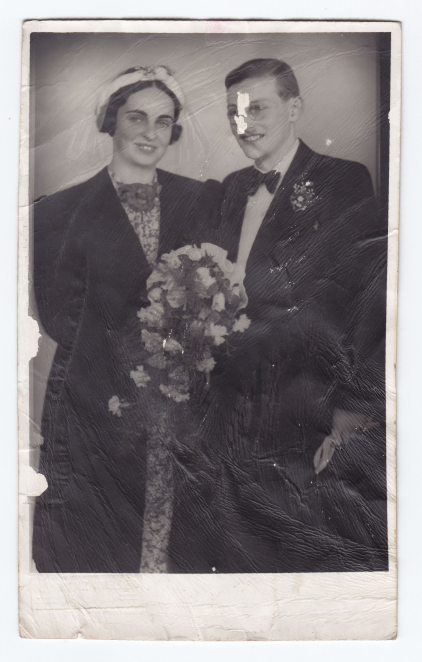 Czarno białe zdjęcie, portret małżeństwa 